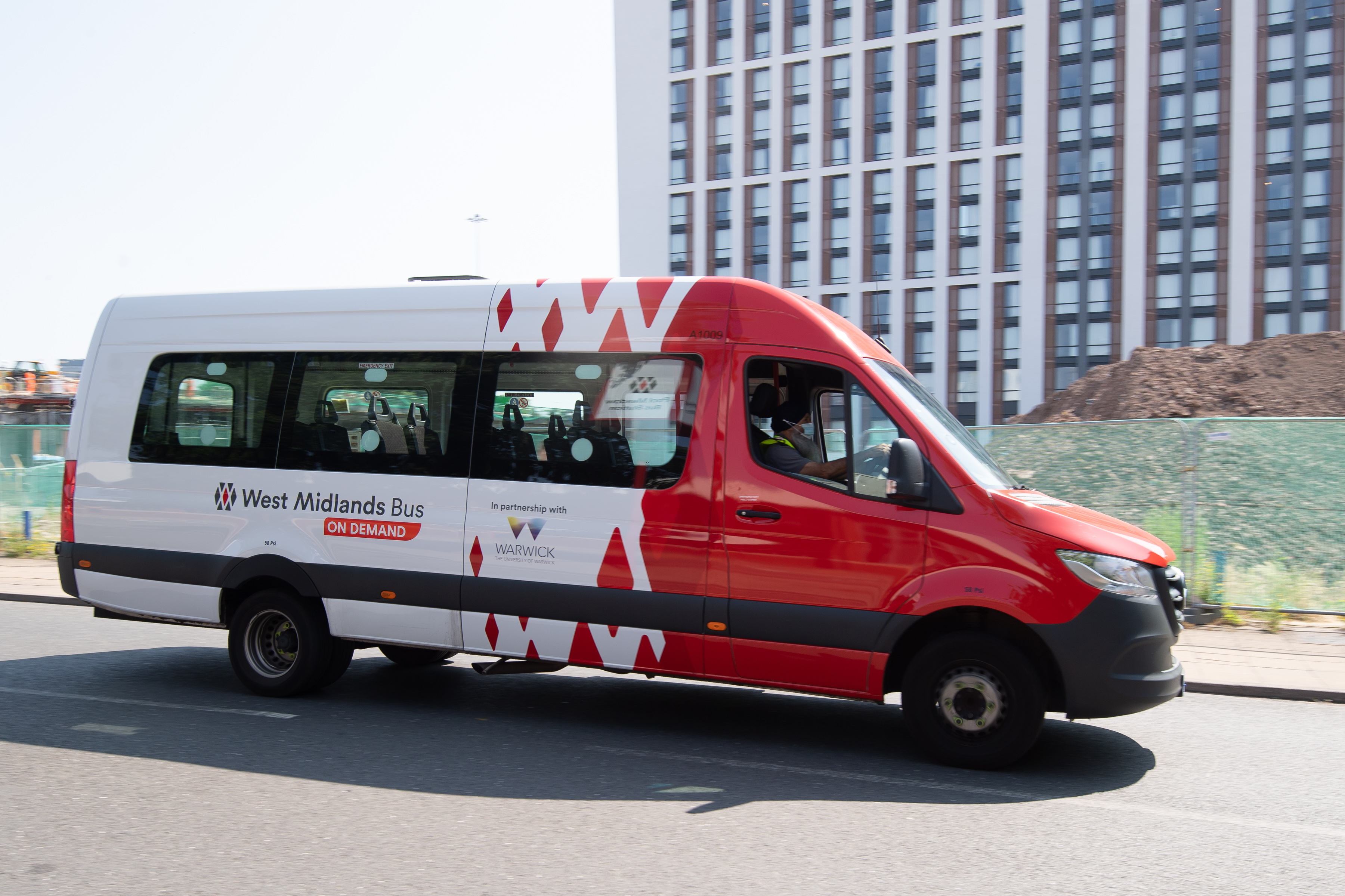 Busondemandpoolmeadow (10)