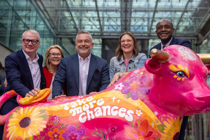 Left to right: Mayor Richard Parker, Dawn Ward CBE DL (chair of trustees Birmingham Hospice), Paul Bytheway (chief executive Birmingham Hospice) Hannah Gabriel, artist of Dare to Disco bull, The Lord Lieutenant of the West Midlands Derrick Anderson CBE